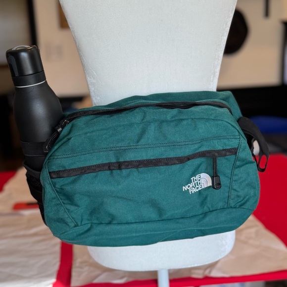 Vintage The North Face padded lumbar Belt Bag - Picture 1 of 7